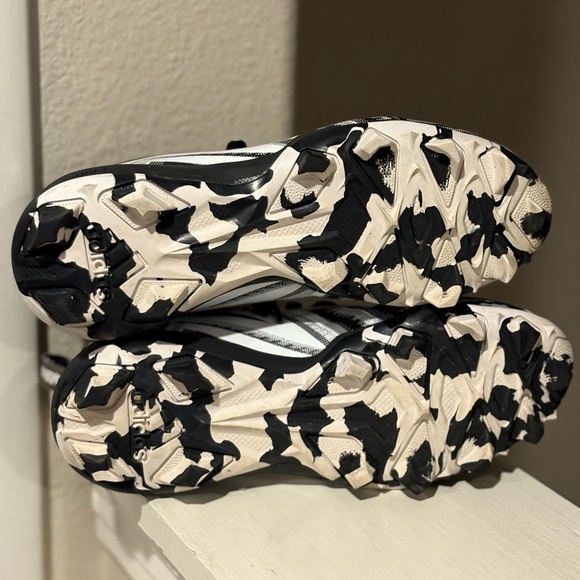 Adidas Freak Football Cleats Youth Size 4Y Black & White Lace-Up Design HP5962 - Picture 7 of 9